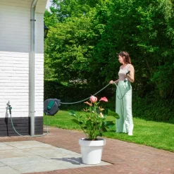VONROC Automatische Slanghaspel – Incl. 25m Tuinslang, Aansluitslang, Spuitstuk, Koppelingen & Kraanaansluiting 13 VONROC Automatische Slanghaspel – Incl. 25m Tuinslang, Aansluitslang, Spuitstuk, Koppelingen & Kraanaansluiting -Tuingereedschap 1200x1200 1243