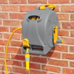 Hozelock Compact Enclosed Reel 2 In 1 - 25 Meter - Slangbox En Muurhaspel In één - Grijs -Tuingereedschap 1200x1200 1265
