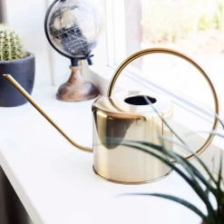 Kikkerland Vintage Gieter - Plantengieter Voor Binnen - Goud - 1,2L - Retro - Metaal -Tuingereedschap 1200x1200 1425