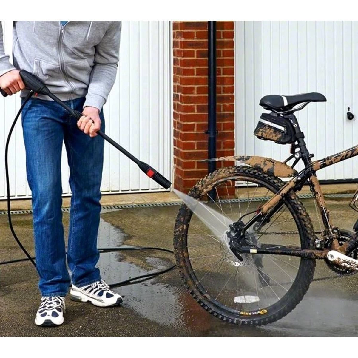 Hofftech 1200 Watt Hogedrukreiniger 100 BAR - Krachtig En Compact 2 Hofftech 1200 Watt Hogedrukreiniger 100 BAR - Krachtig En Compact - Afbeelding 2