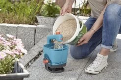 GARDENA - Handstrooier M - Strooikar- 100m2 - 1.8 Liter 17 GARDENA - Handstrooier M - Strooikar- 100m2 - 1.8 Liter -Tuingereedschap 1200x799 90