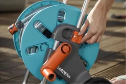 GARDENA - AquaRoll CleverRoll S Set Slangenwagen - Incl. 20 M Slang - Maximaal 40 M Opbergcapaciteit 23 GARDENA - AquaRoll CleverRoll S Set Slangenwagen - Incl. 20 M Slang - Maximaal 40 M Opbergcapaciteit -Tuingereedschap 1200x800 343