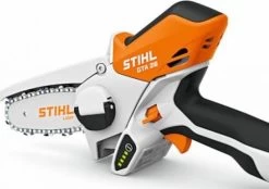 Stihl Accu Mini Kettingzaag SET - Snoeischaar - Snoeizaag - Hand Kettingzaag - Professioneel- Hovenier- Tuinman 8 Stihl Accu Mini Kettingzaag SET - Snoeischaar - Snoeizaag - Hand Kettingzaag - Professioneel- Hovenier- Tuinman -Tuingereedschap 1200x847 1