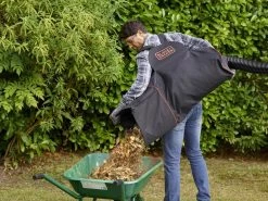 Black & Decker BLACK+DECKER BEBLV301 Bladblazer - Blaas En Zuigfunctie - Rugzak Als Opvangzak -Tuingereedschap 1200x900 7