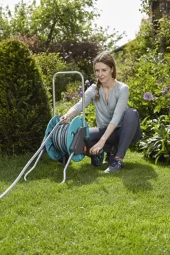 GARDENA - AquaRoll CleverRoll S Set Slangenwagen - Incl. 20 M Slang - Maximaal 40 M Opbergcapaciteit 26 GARDENA - AquaRoll CleverRoll S Set Slangenwagen - Incl. 20 M Slang - Maximaal 40 M Opbergcapaciteit -Tuingereedschap 798x1200 5