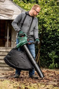 Bosch UniversalGardenTidy 2300 Bladblazer - Op Snoer - 2300 W -Tuingereedschap 800x1200 1