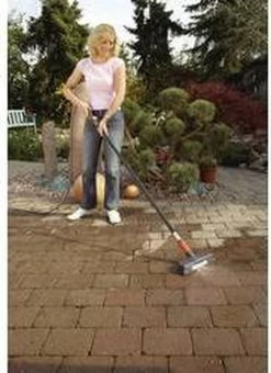 GARDENA Cleansystem Comfort Schrobber - Reinigen Van Paden - Terras - Oprit -Tuingereedschap 873x1200